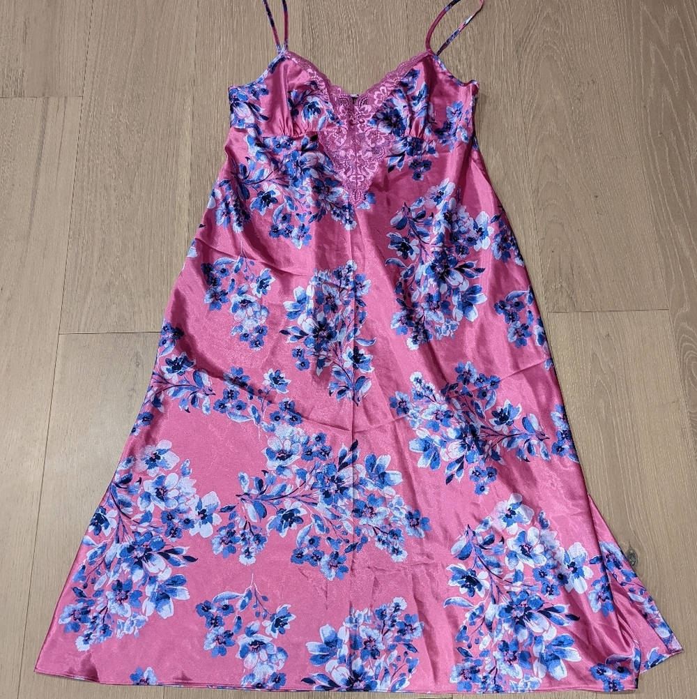 Thalia Sodi Pink Floral Chemise